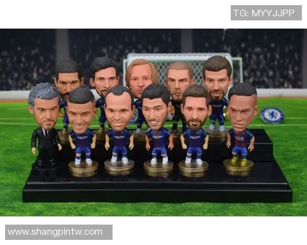 足球明星手办挂件热潮探索 专属收藏品的魅力与价值解析