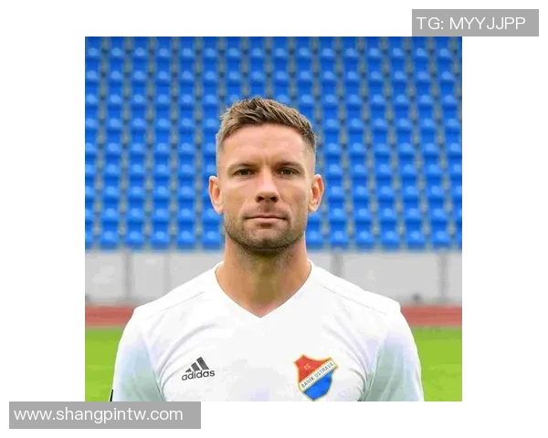 足球球星超重现象分析：影响职业生涯与健康的隐患探讨